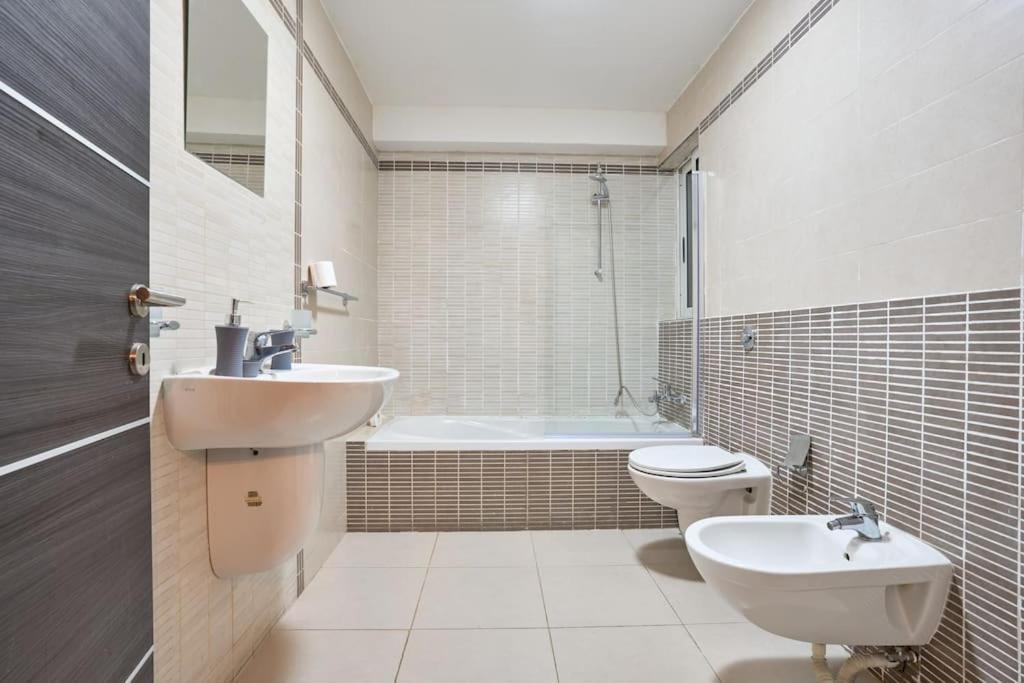 Urban Front - Walking Distance From Paceville And St George Bay Beach Is-Swieqi 외부 사진