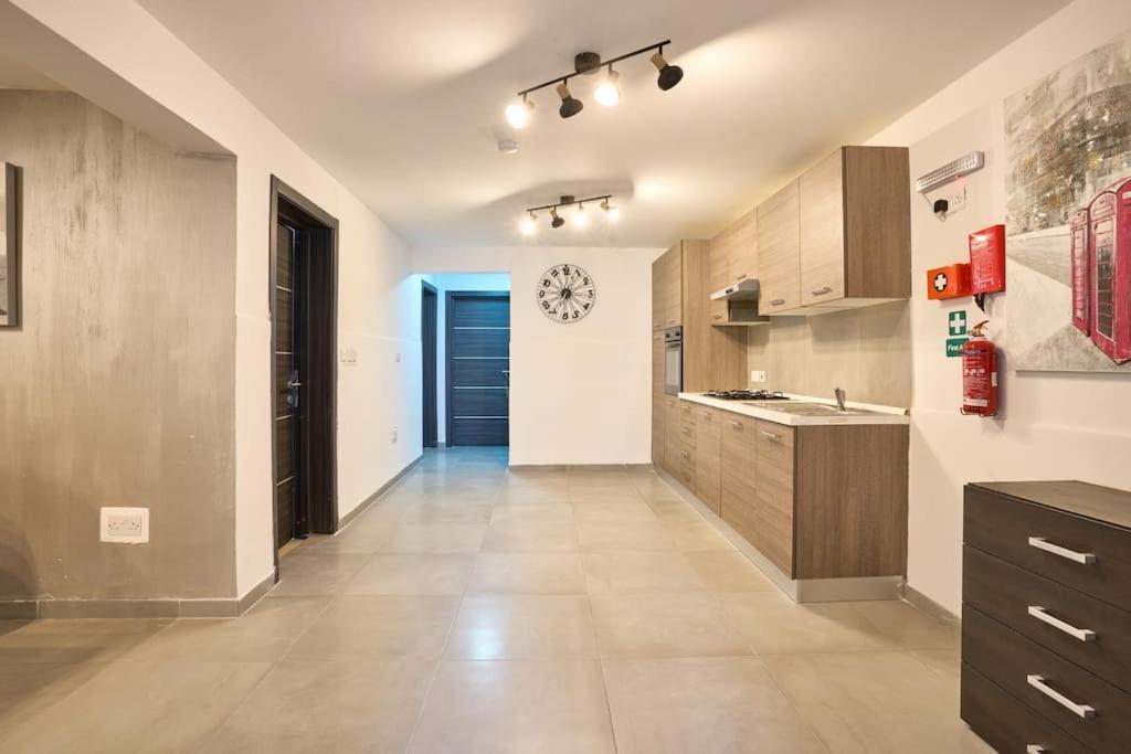 Urban Front - Walking Distance From Paceville And St George Bay Beach Is-Swieqi 외부 사진