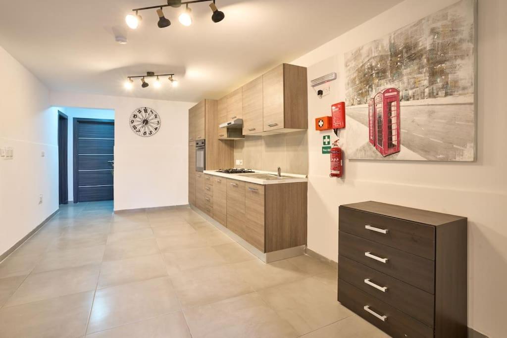 Urban Front - Walking Distance From Paceville And St George Bay Beach Is-Swieqi 외부 사진